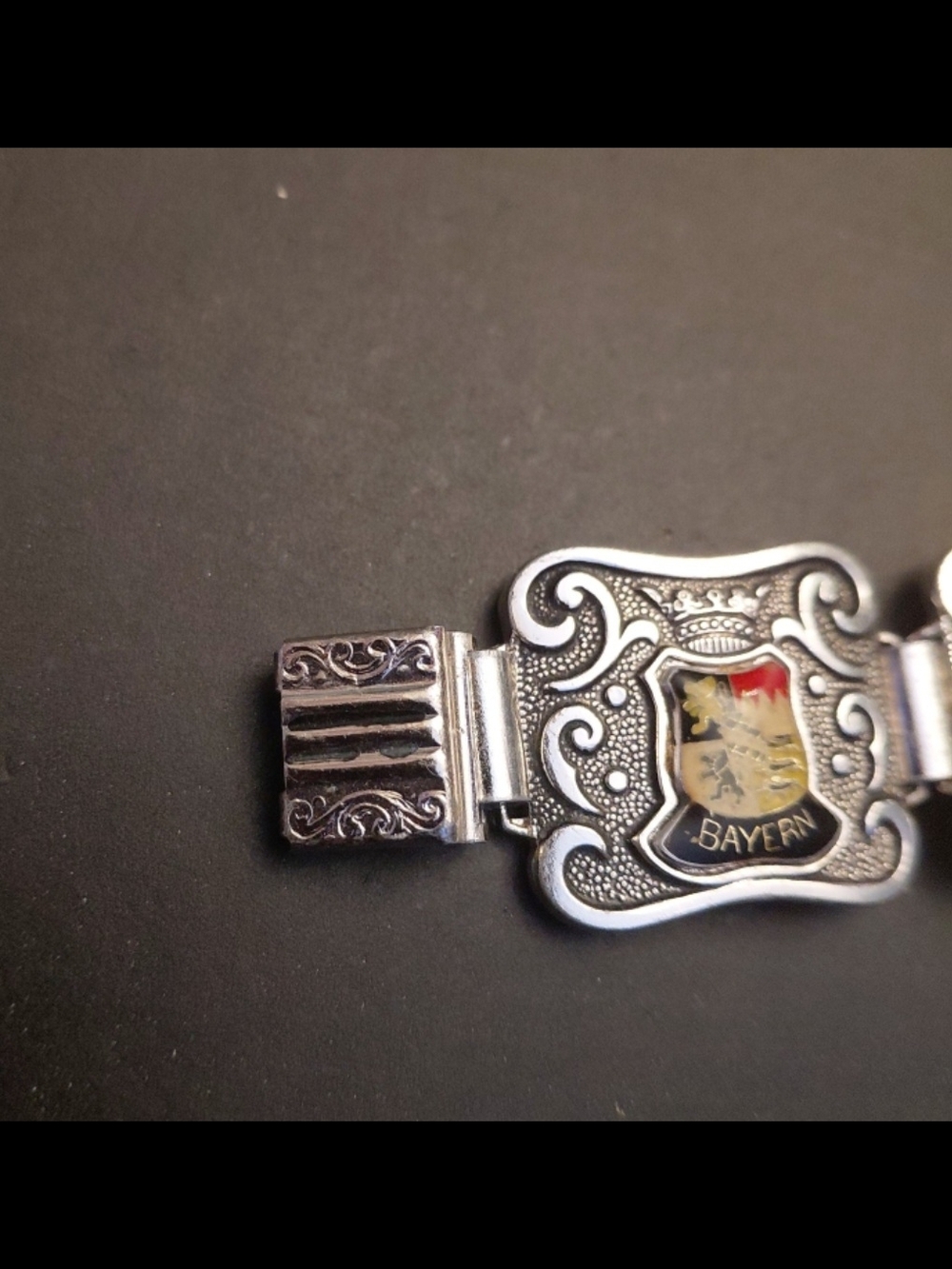 Vintage Shield-Link Silver Tone Men's Bracelet with Yellow Enamel Crests English - Picture 6 of 7
